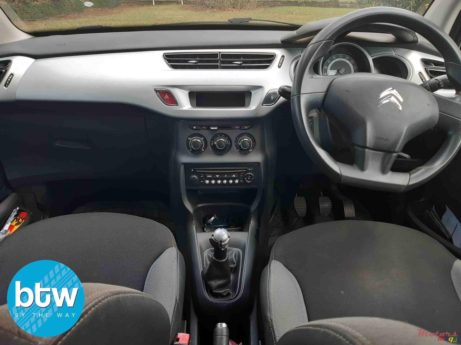 2012' Citroen C3 photo #6