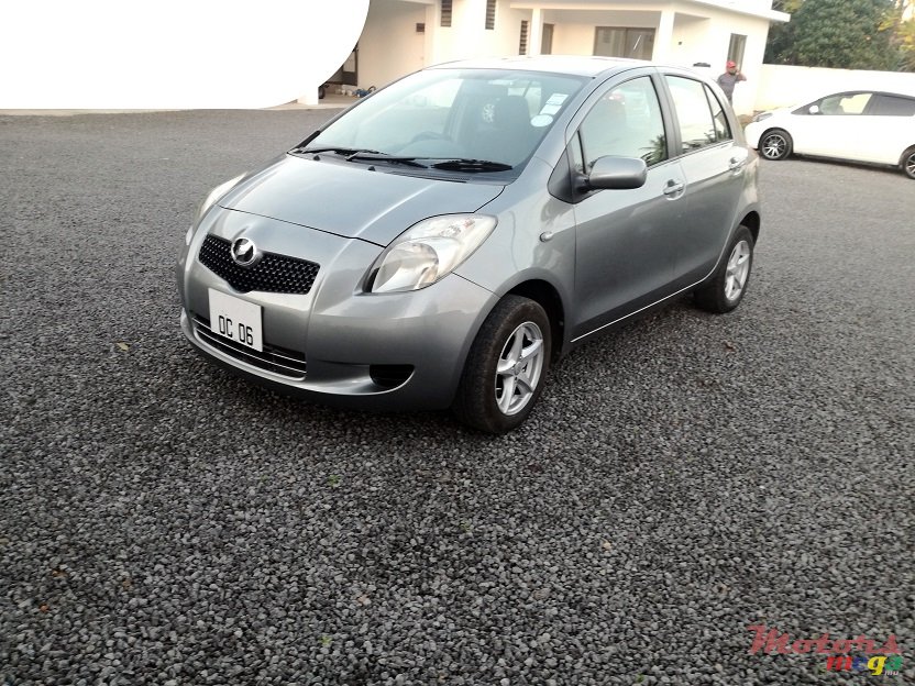 2006' Toyota Yaris Manual photo #1