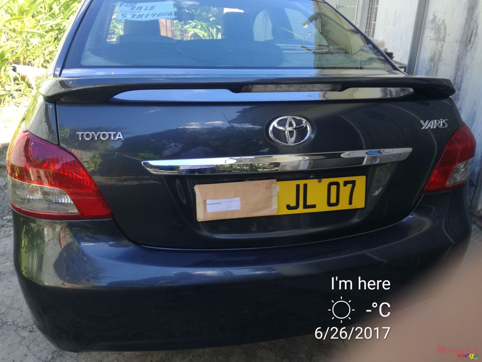 2007' Toyota Yaris Sedan photo #2