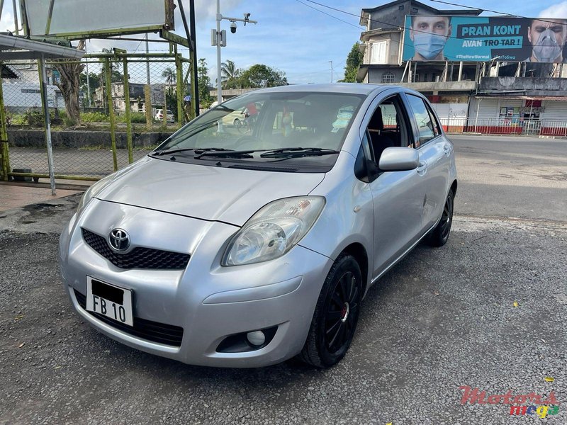 2010' Toyota Yaris photo #1