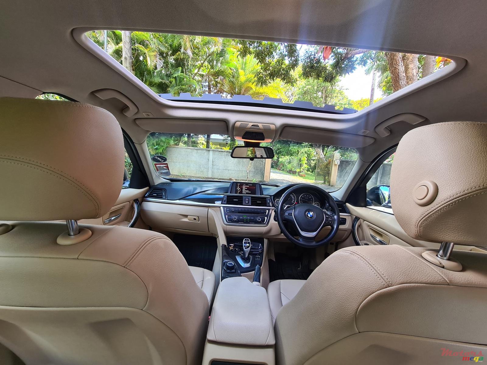 2012' BMW 320 Automatic Sunroof photo #6