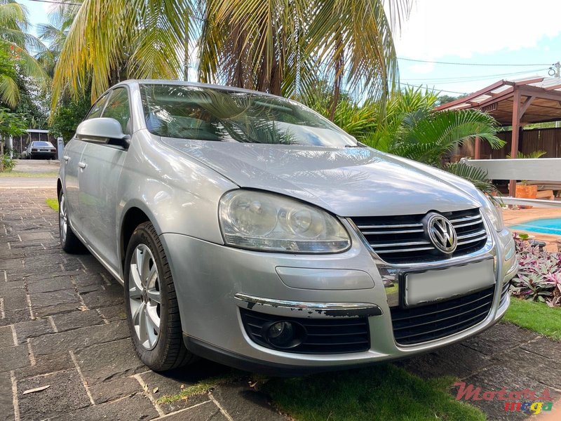 2011' Volkswagen Jetta photo #1