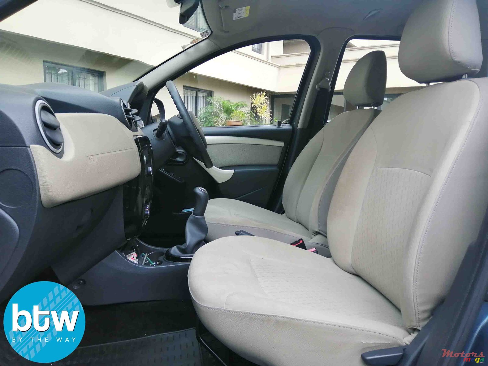 2014' Renault Duster photo #5