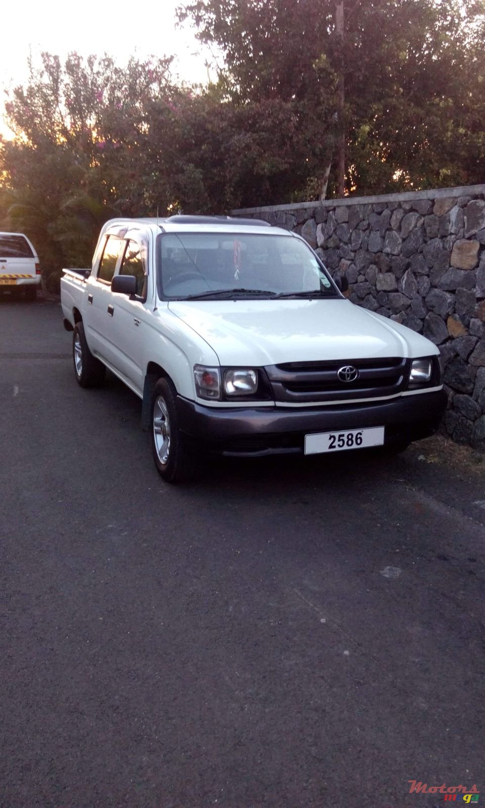 2003' Toyota Hilux photo #4