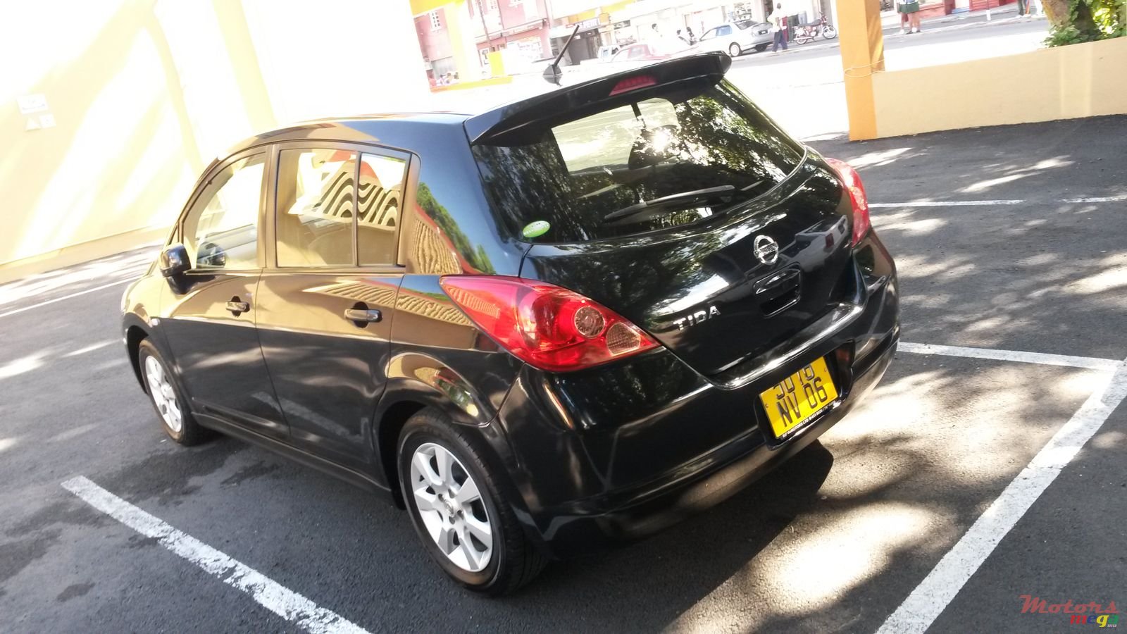 2006' Nissan Tiida photo #1