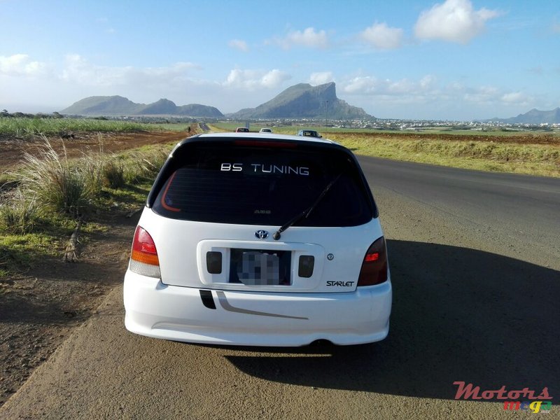 1998' Toyota Starlet photo #3