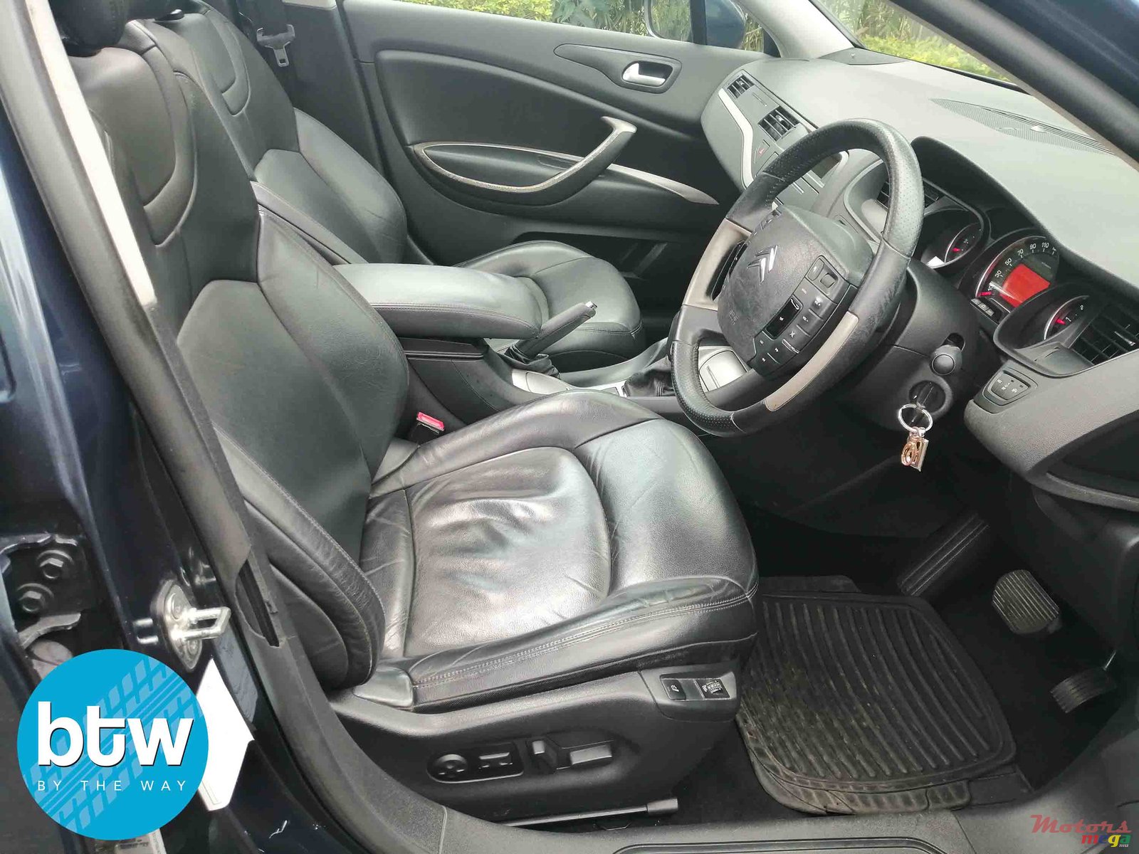 2012' Citroen C5 Automatic photo #6