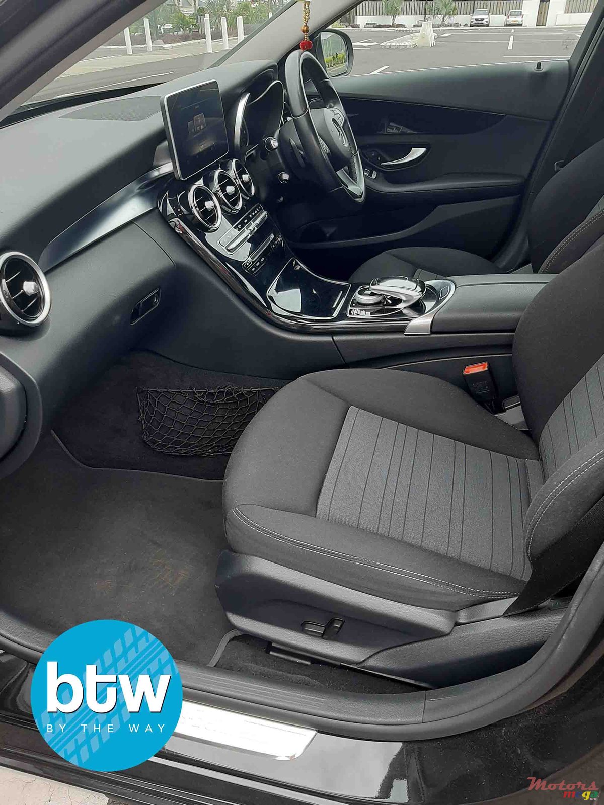 2014' Mercedes-Benz C-Class photo #5