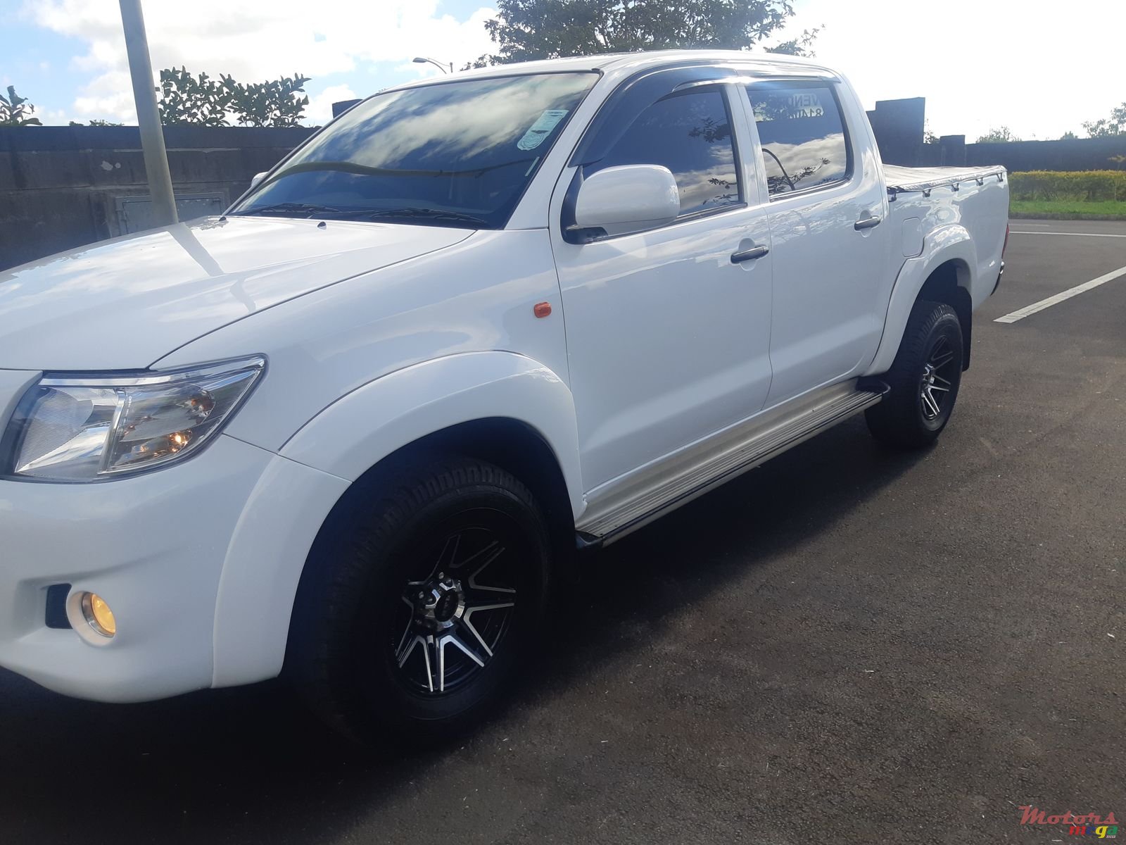 2015' Toyota Hilux 2x4 2.5 turbo photo #3