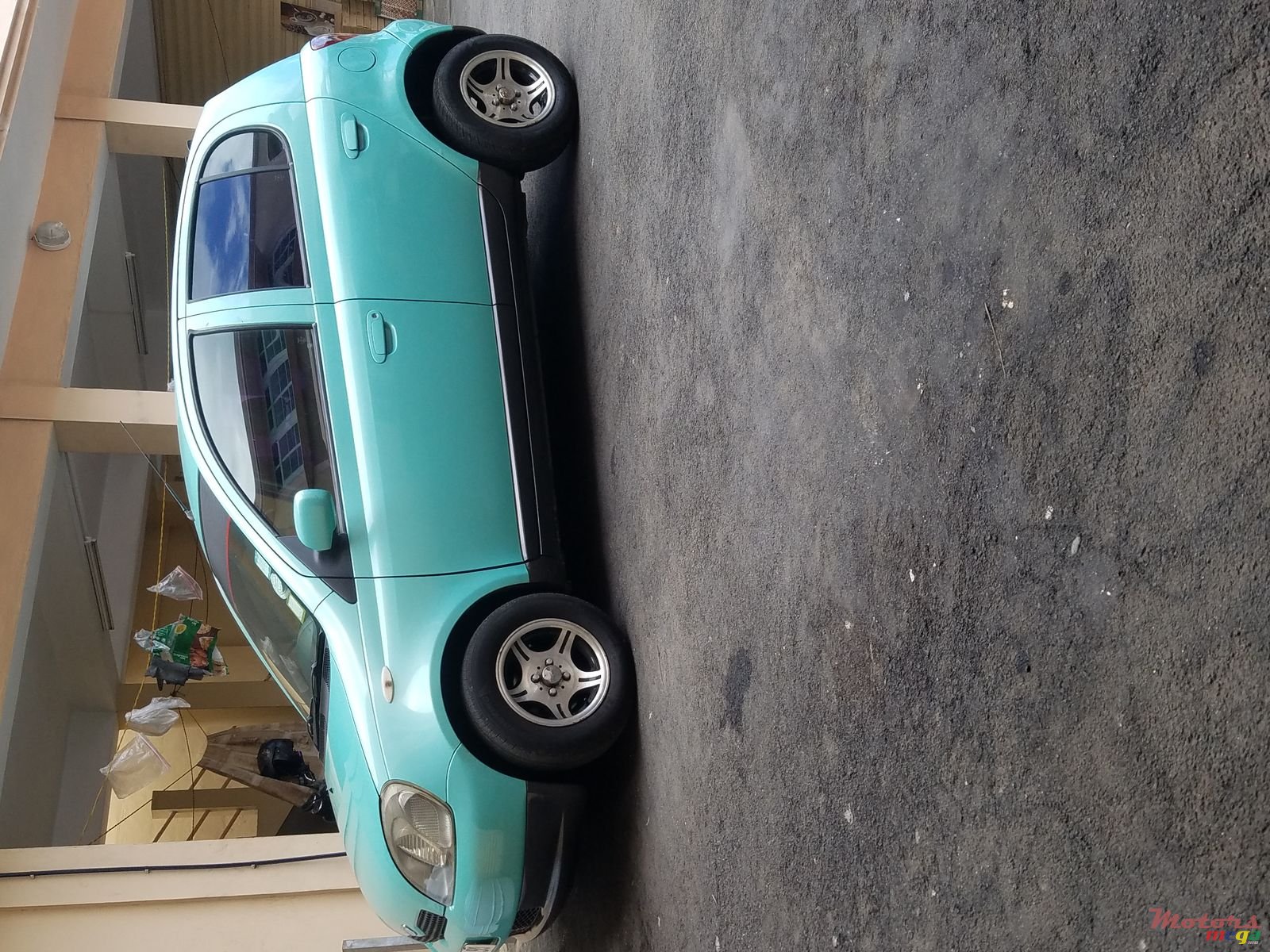 1999' Toyota Vitz photo #1