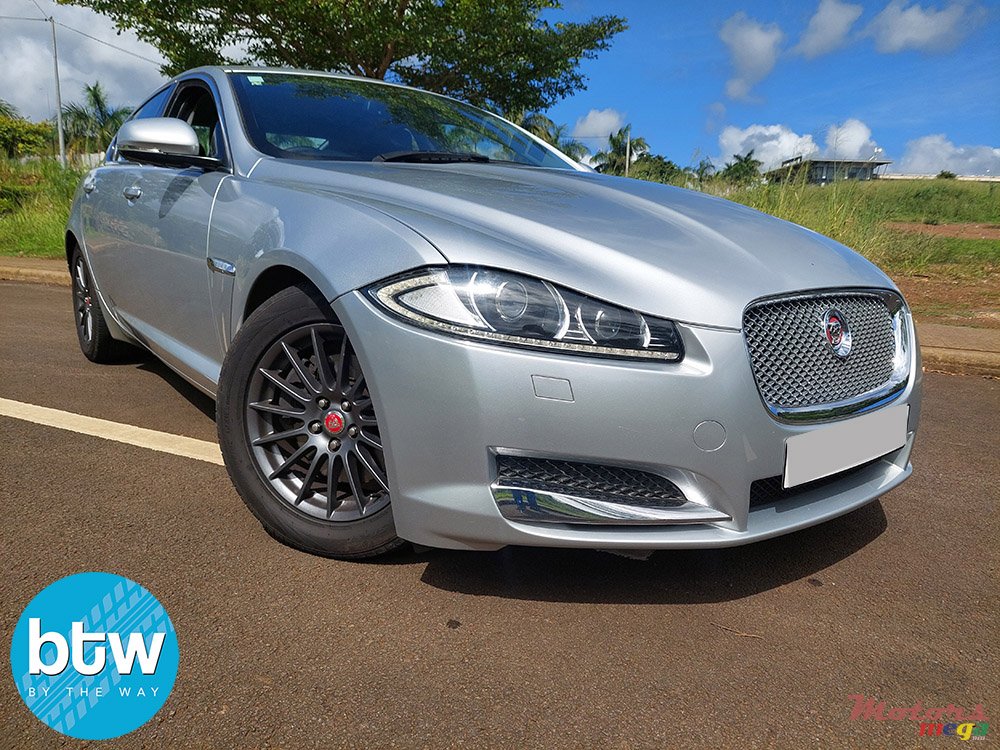 2015' Jaguar XF photo #1