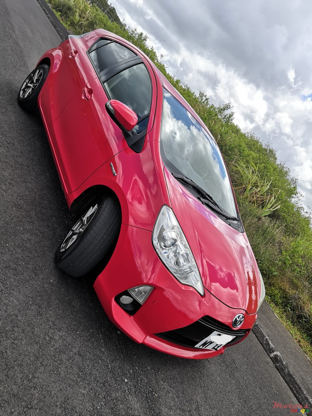 2013' Toyota Prius c Local 1500cc photo #1