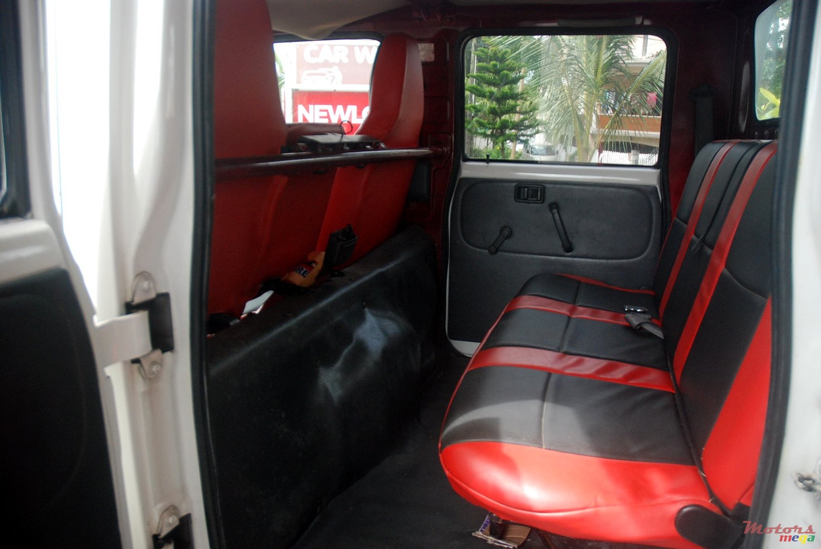 2000' Nissan photo #4