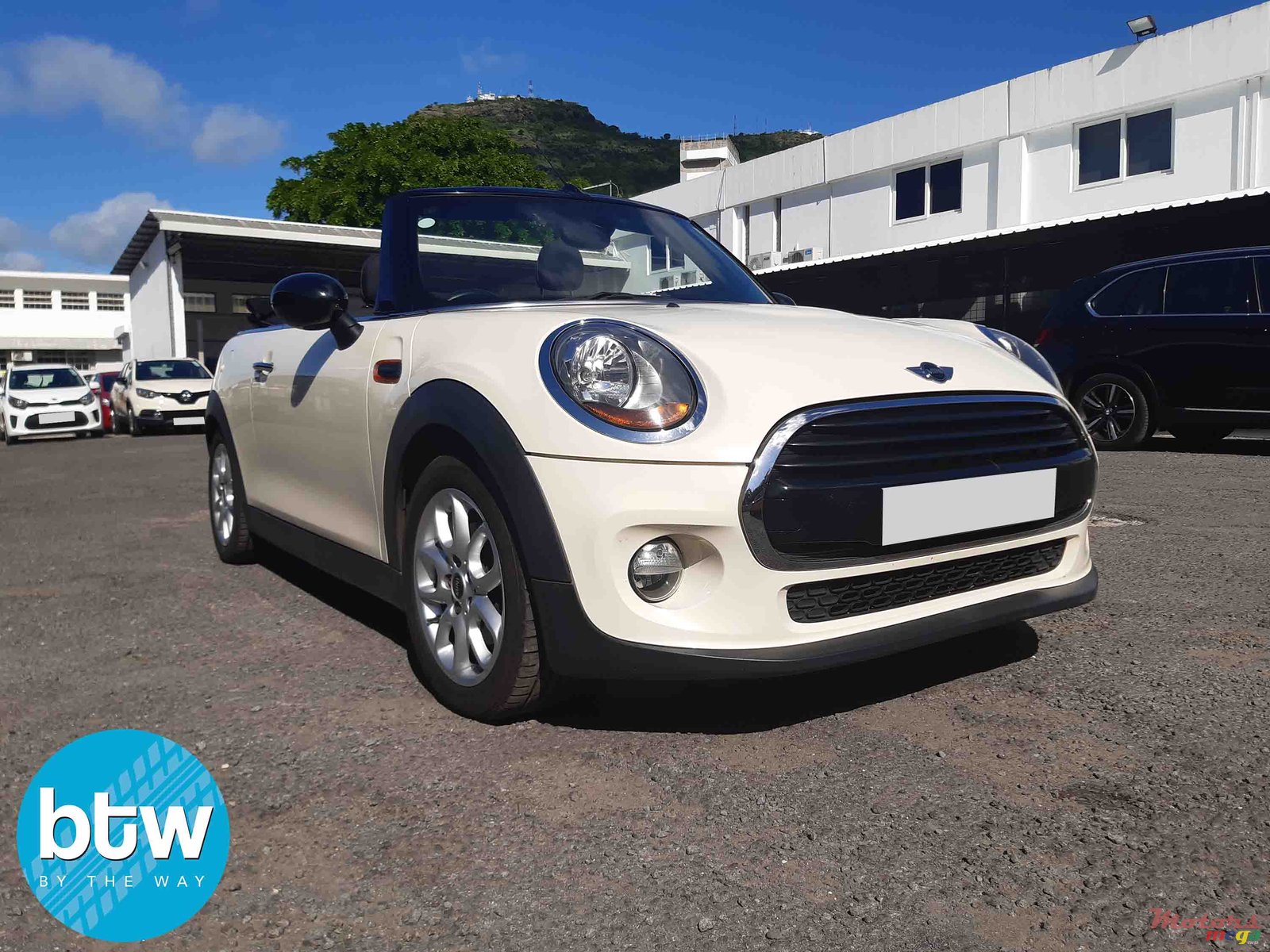 2016' MINI Cooper Cabrio photo #1