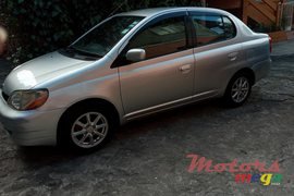 2001' Toyota Corolla Platz photo #1