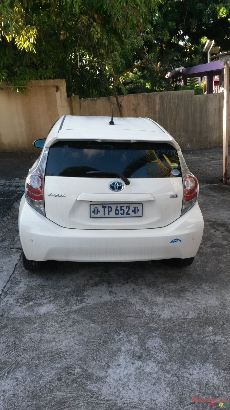 2014' Toyota Prius c Aqua photo #2