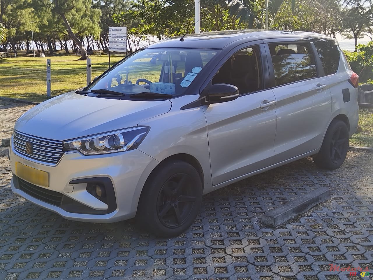 2019' Suzuki Ertiga photo #2