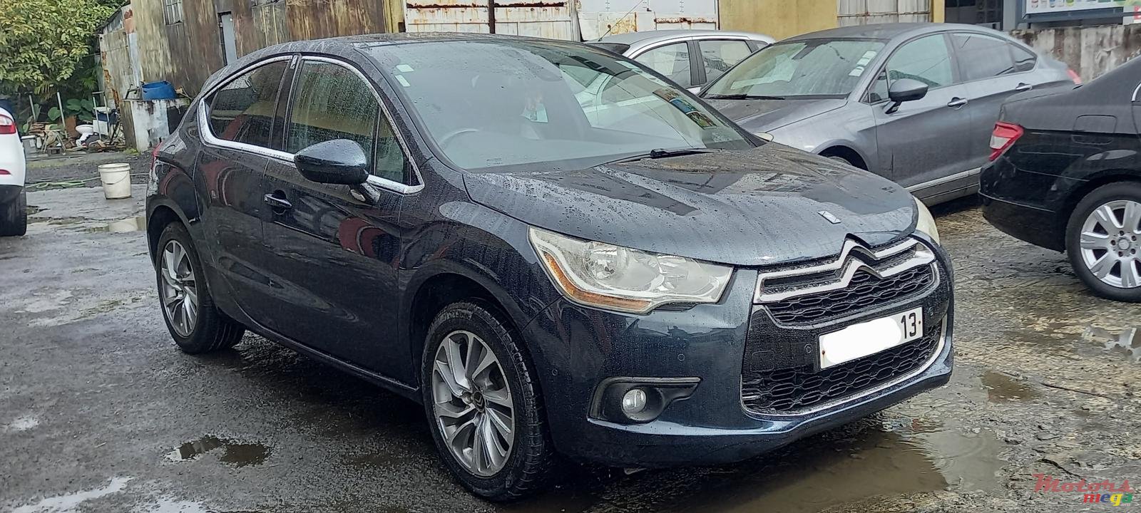 2013' Citroen DS4 photo #1