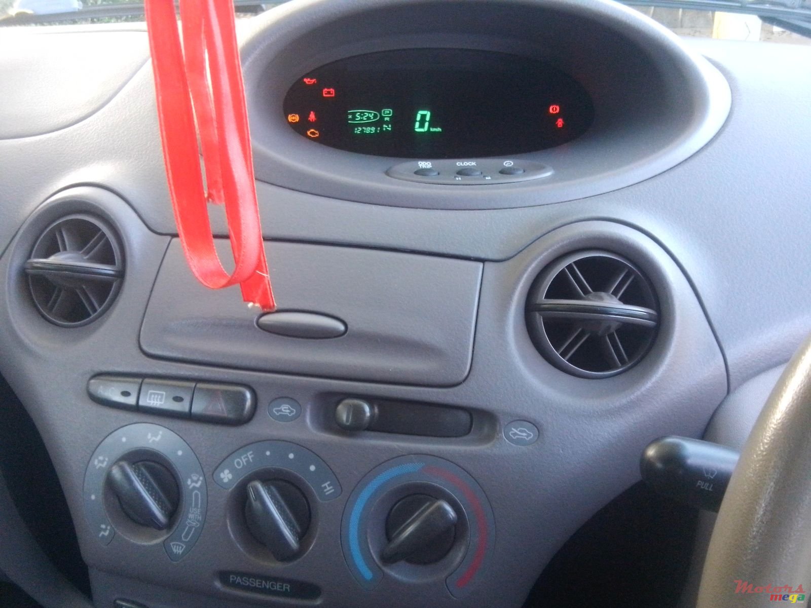 2001' Toyota photo #6