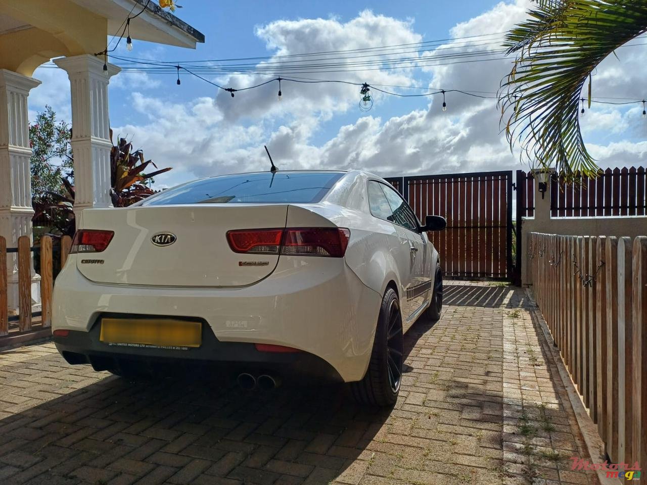 2012' Kia Cerato Koup photo #4