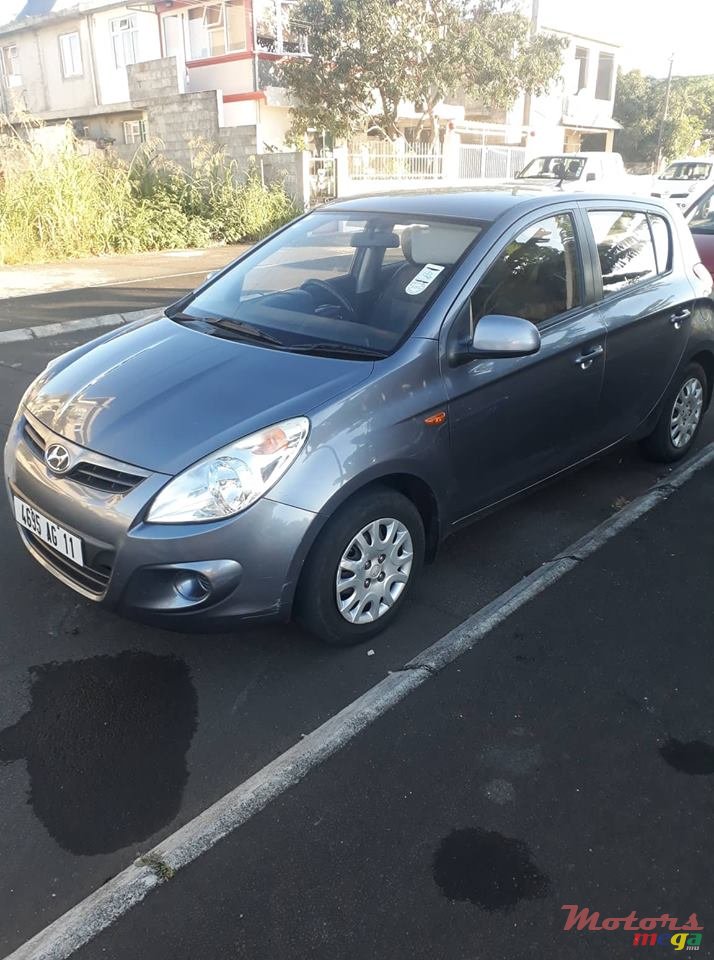 2011' Hyundai i20 photo #6