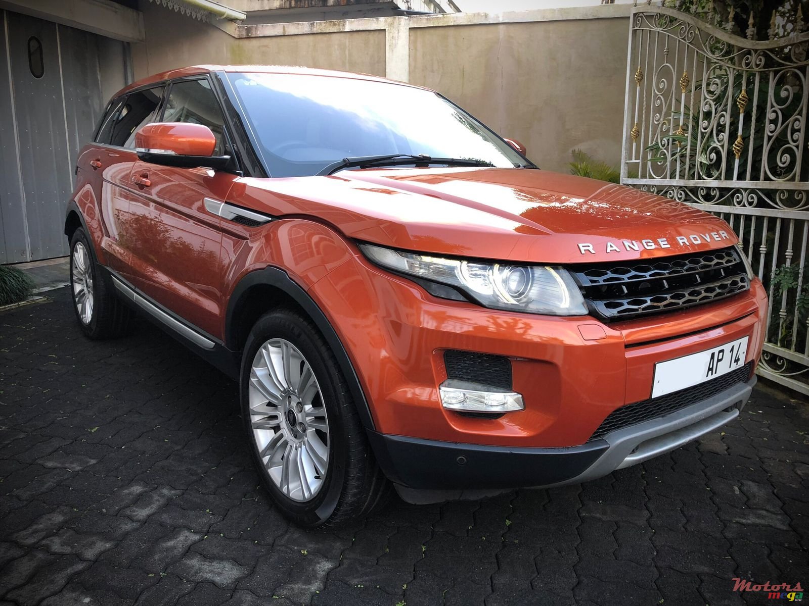 2014' Land Rover Range Rover Evoque photo #1