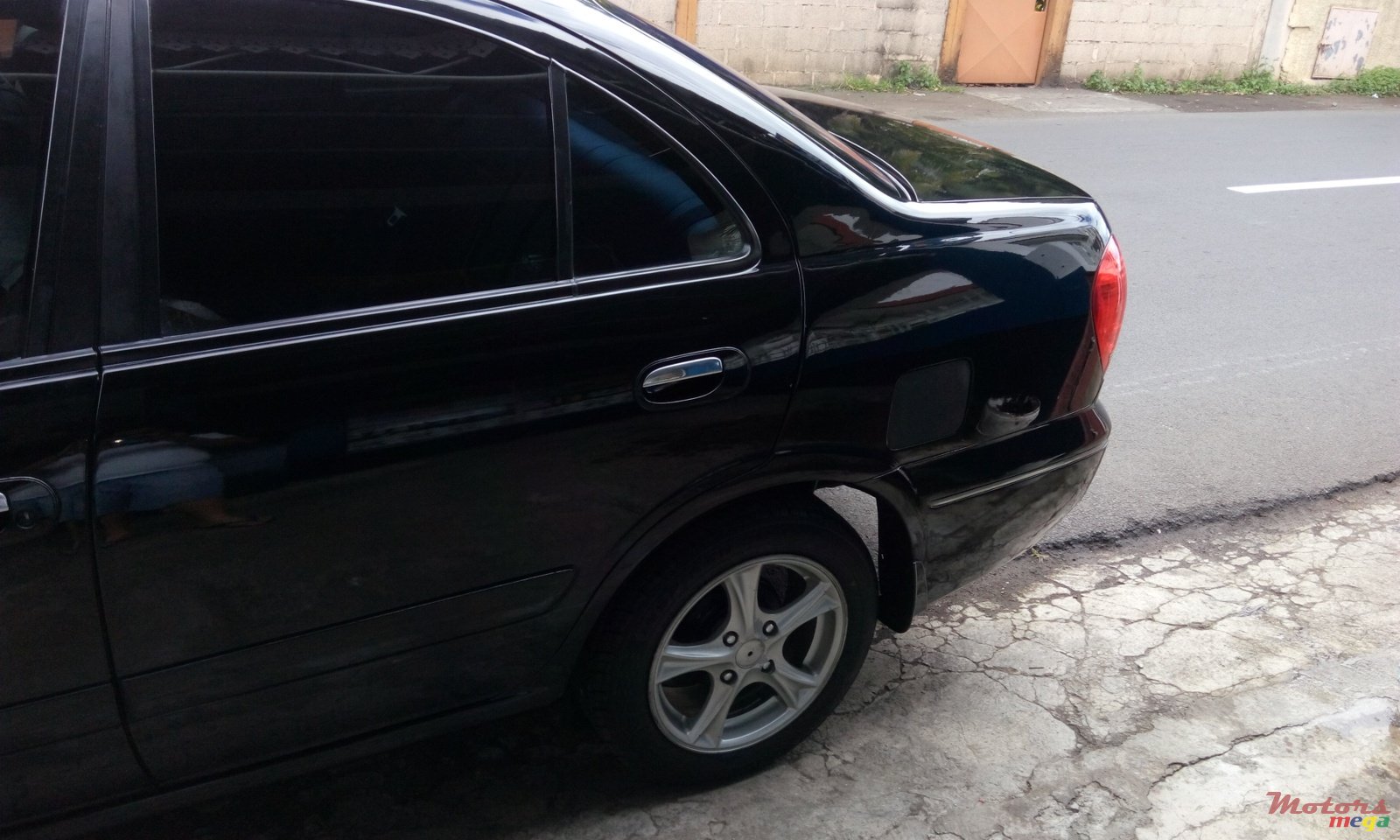 2004' Nissan photo #3