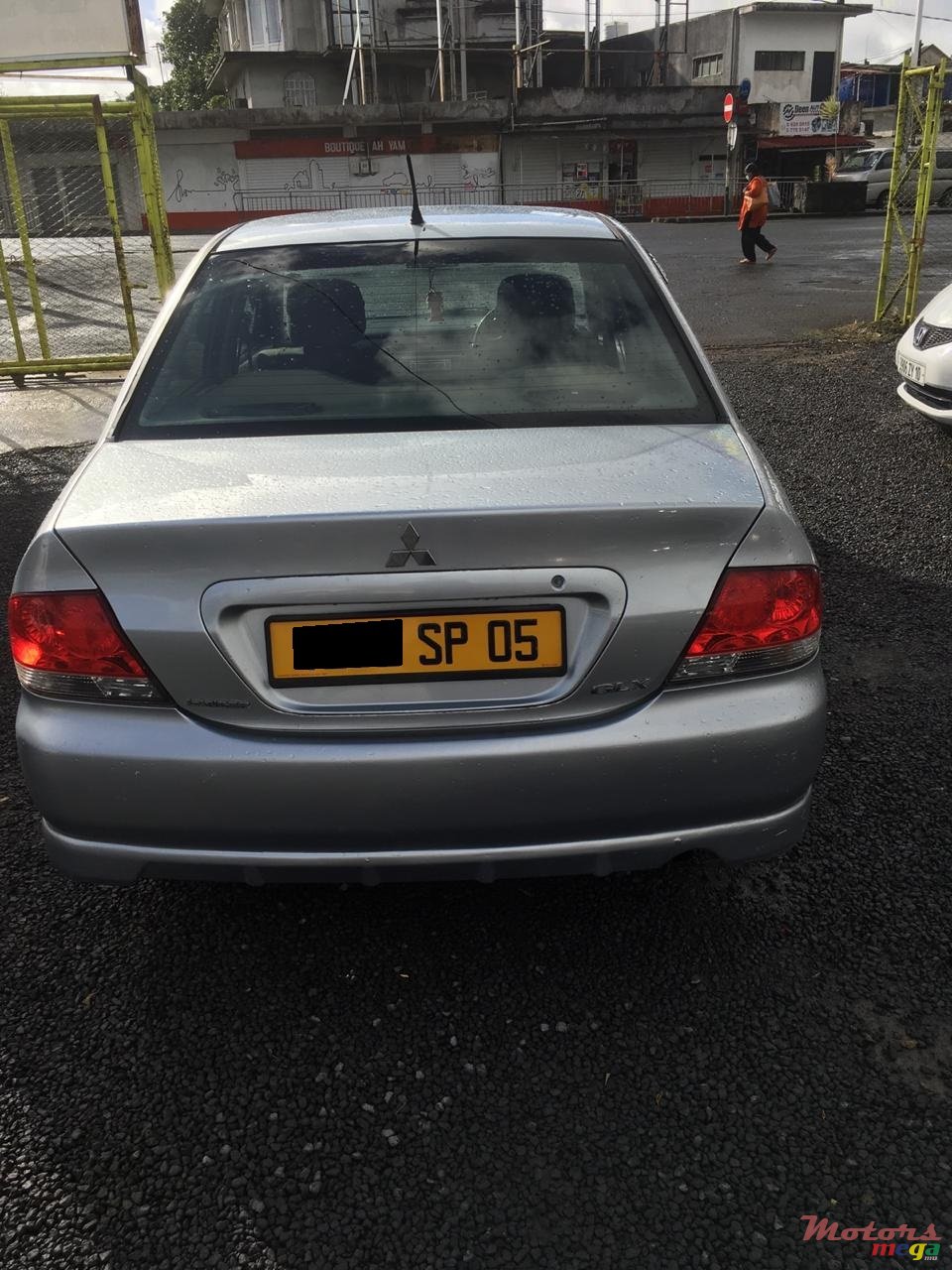 2005' Mitsubishi Lancer photo #2