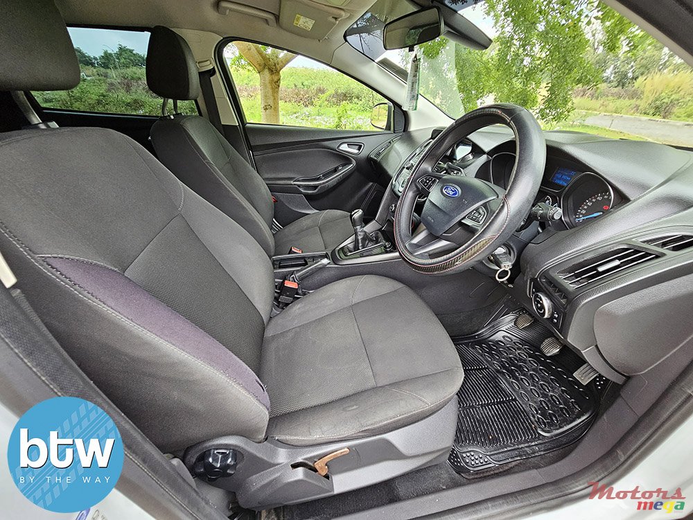 2018' Ford Focus photo #5