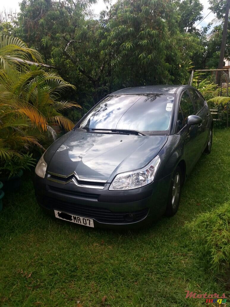2007' Citroen C4 photo #1