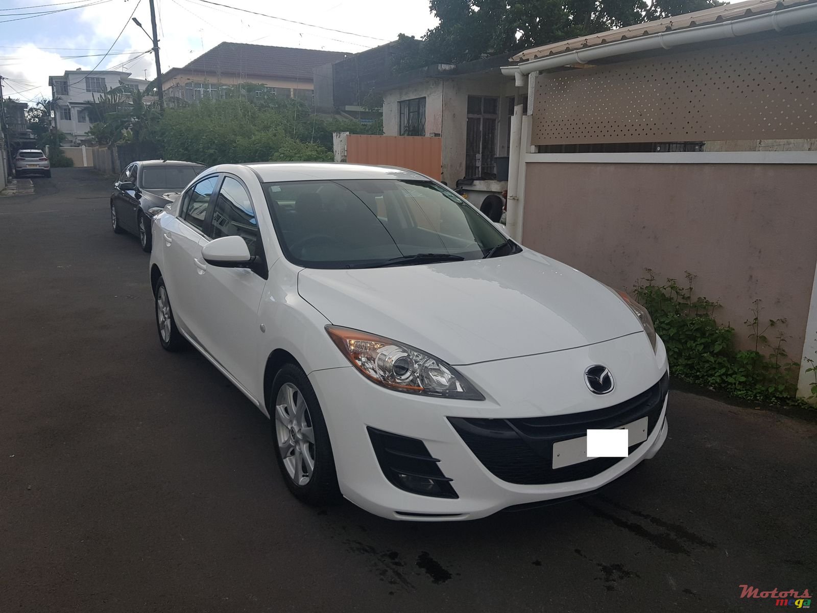 2011' Mazda 3 photo #1