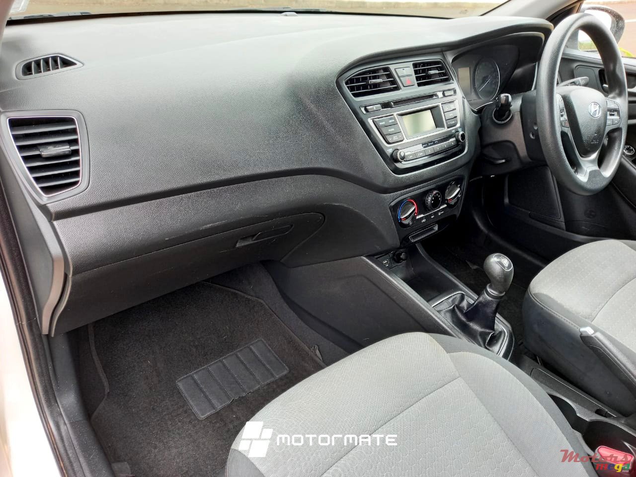 2017' Hyundai i20 photo #5