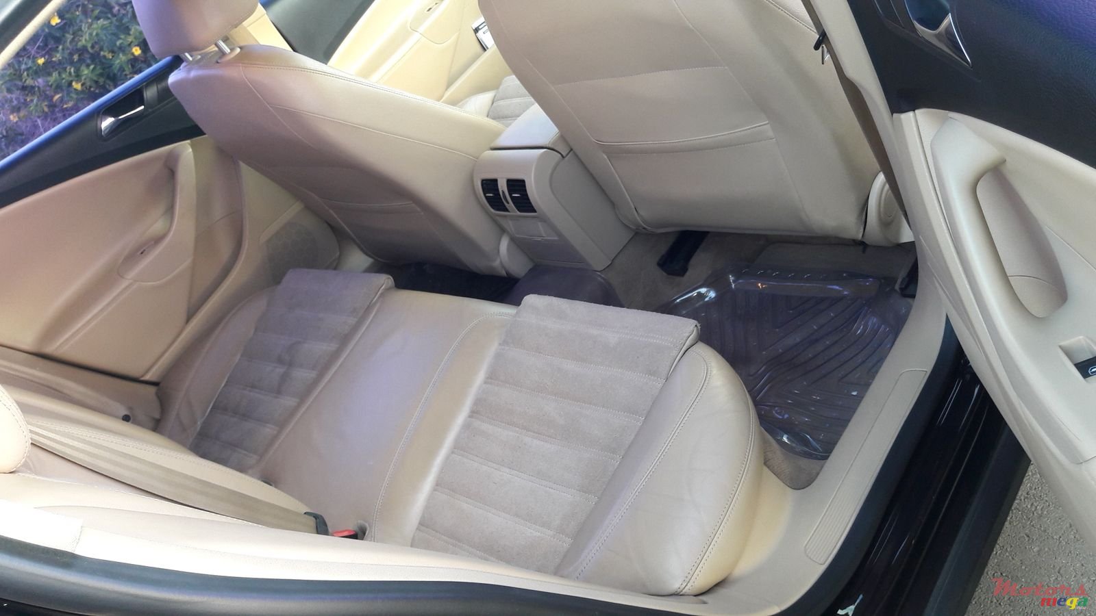 2006' Volkswagen Passat photo #7