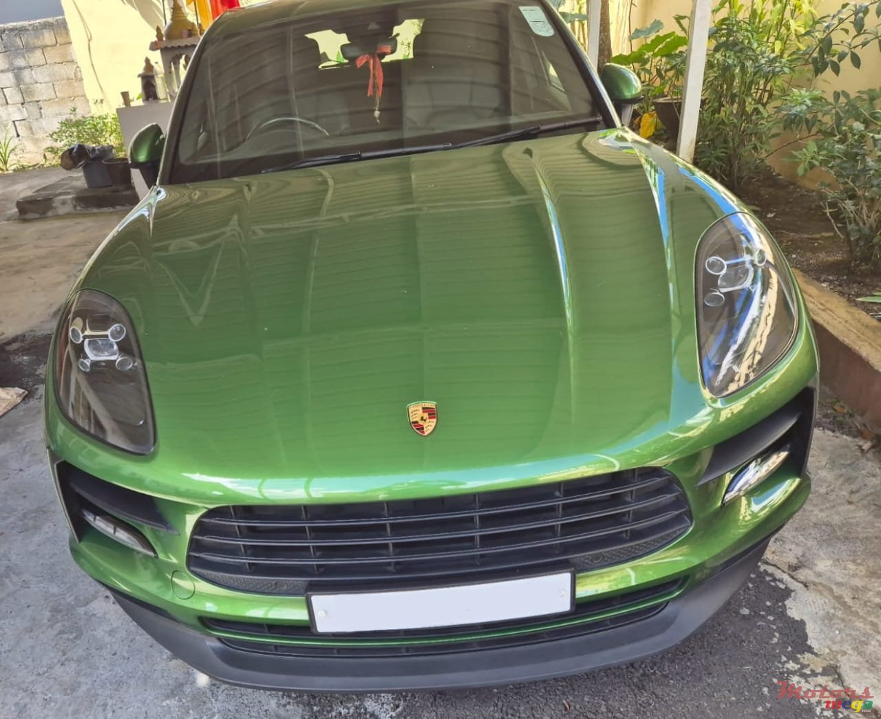 2020' Porsche Macan photo #1