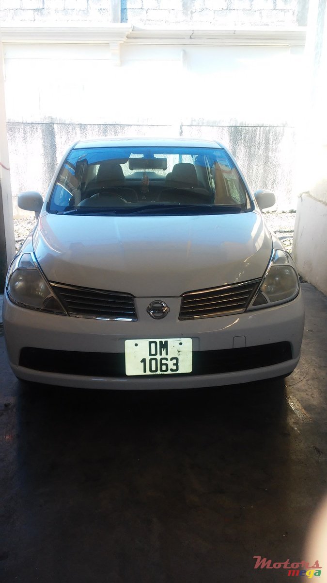 2007' Nissan Tiida photo #1