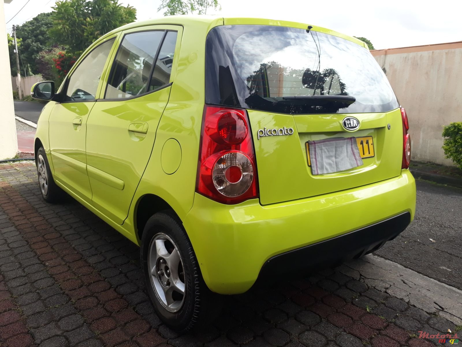 2011' Kia Picanto photo #1
