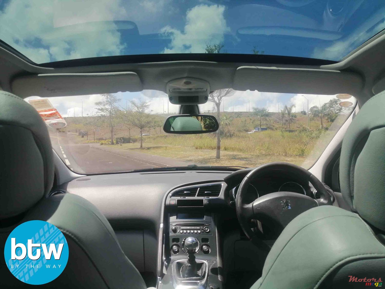 2012' Peugeot 3008 photo #7