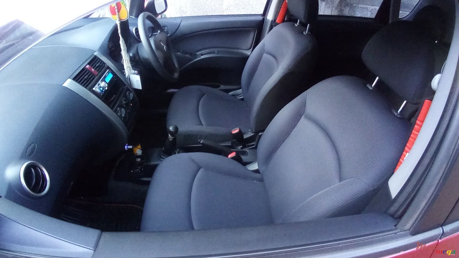 2007' Mitsubishi Colt 1500 DOHC MIVEC photo #3