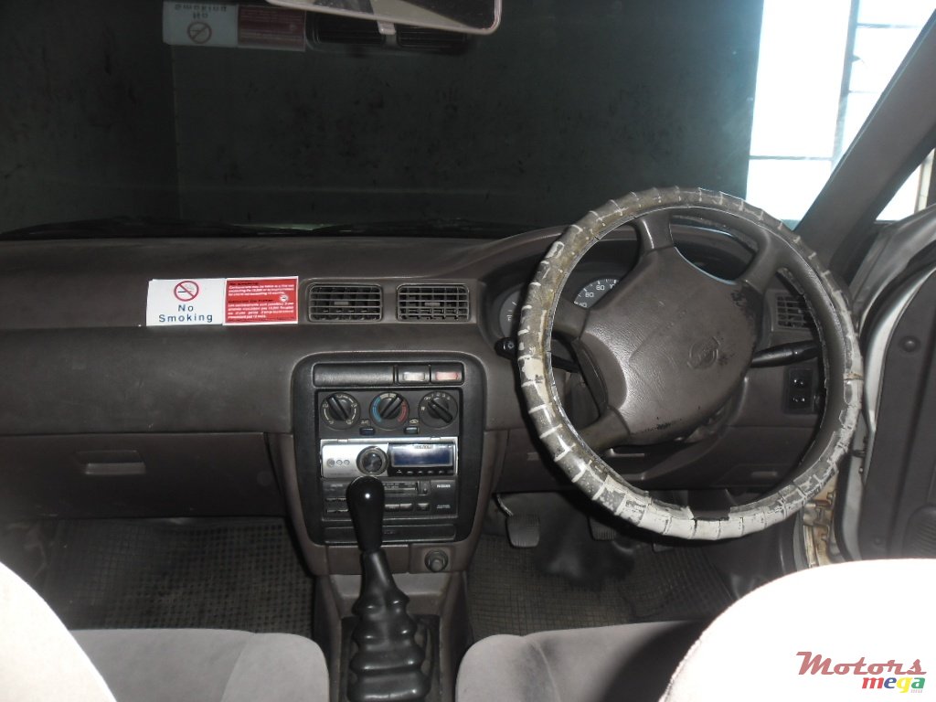 1996' Nissan Sunny B14 photo #3
