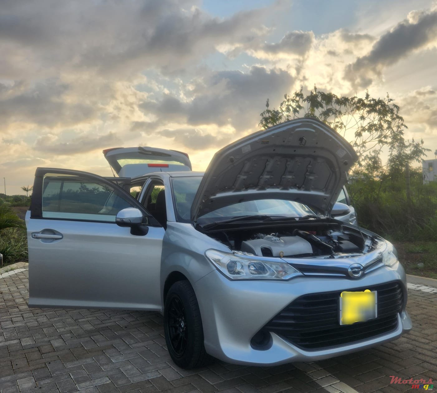 2015' Toyota Fielder photo #2