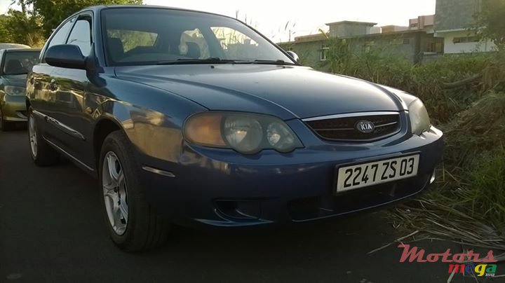 2003' Kia Spectra photo #1