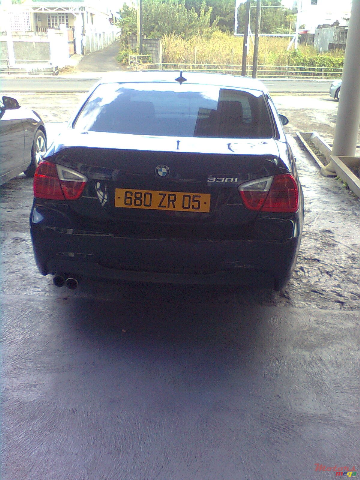 2005' BMW 330 photo #2