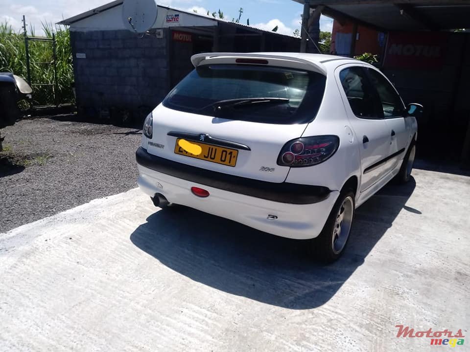 2001' Peugeot 206 1.1l INJECTION photo #2