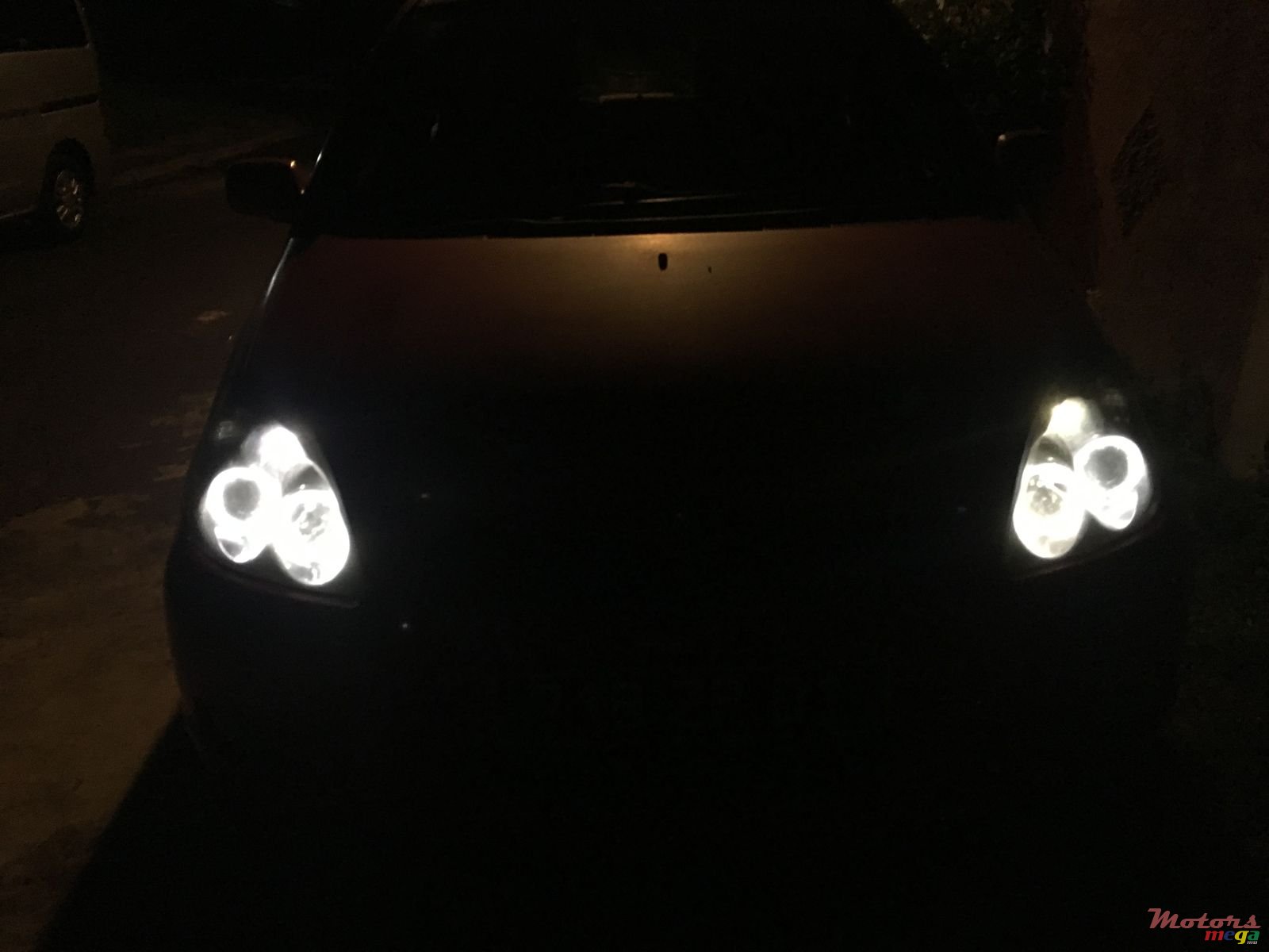 2001' Toyota Vitz photo #6