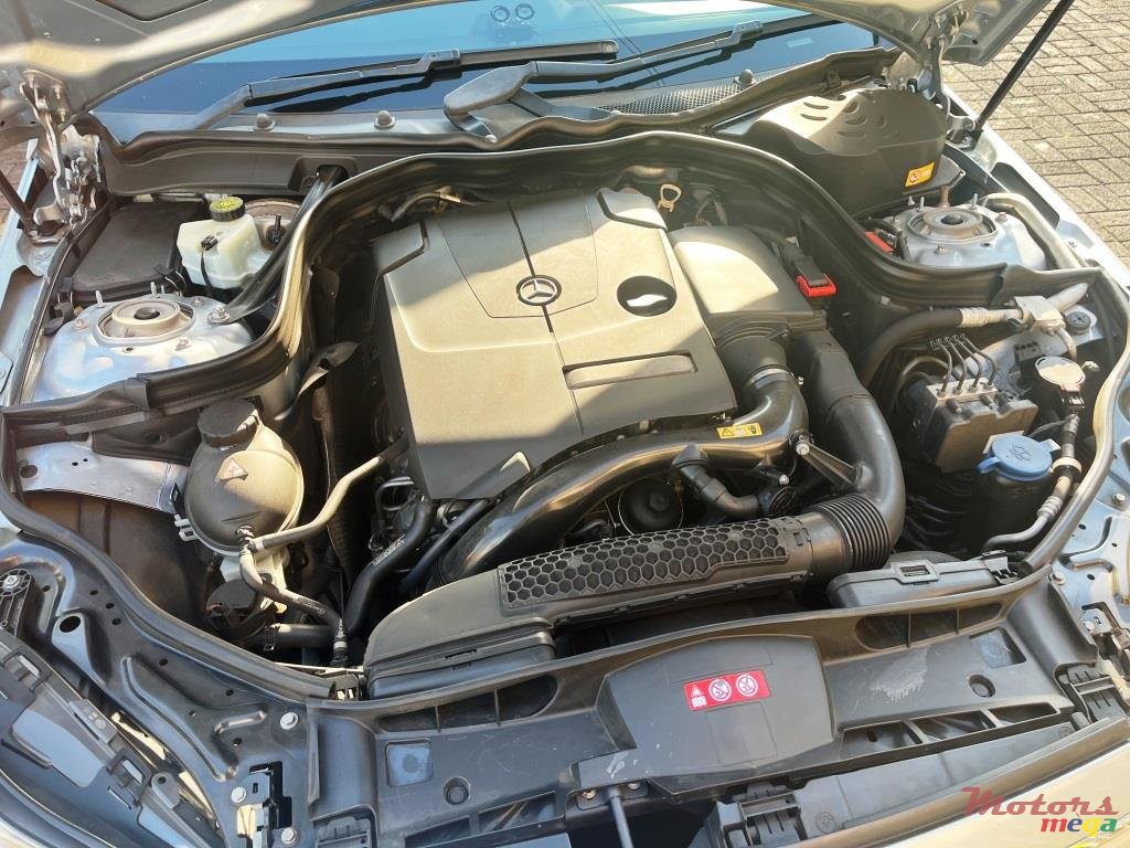 2014' Mercedes-Benz E 200 Avantgarde photo #1