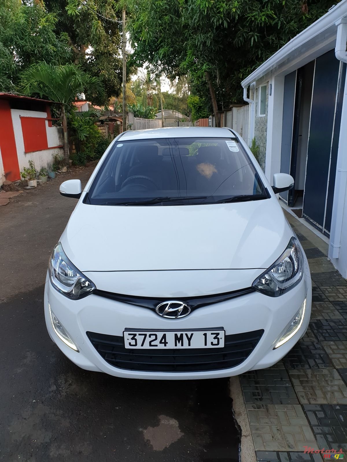 2013' Hyundai i20 photo #1