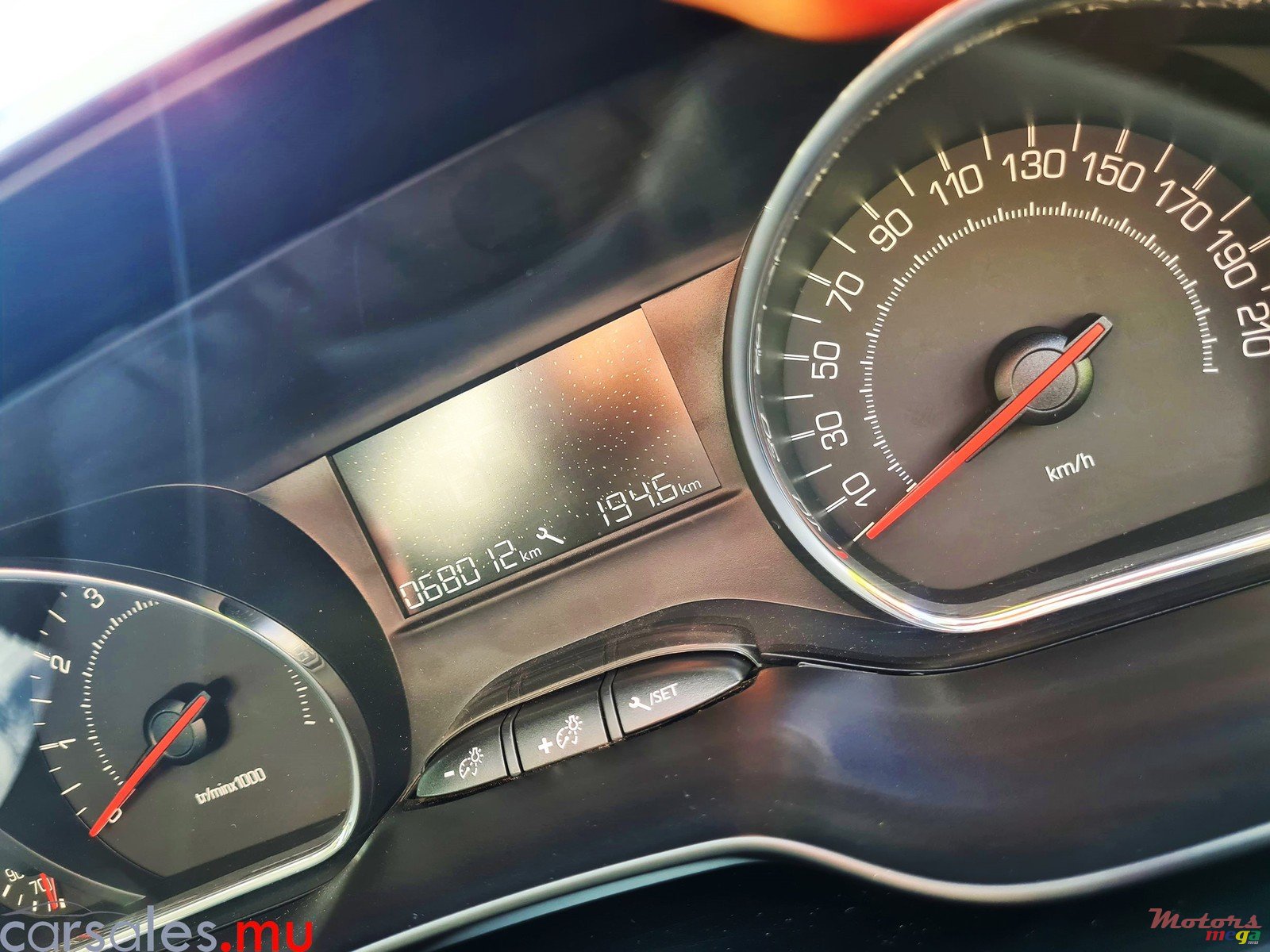 2016' Peugeot 208 1.2 photo #7