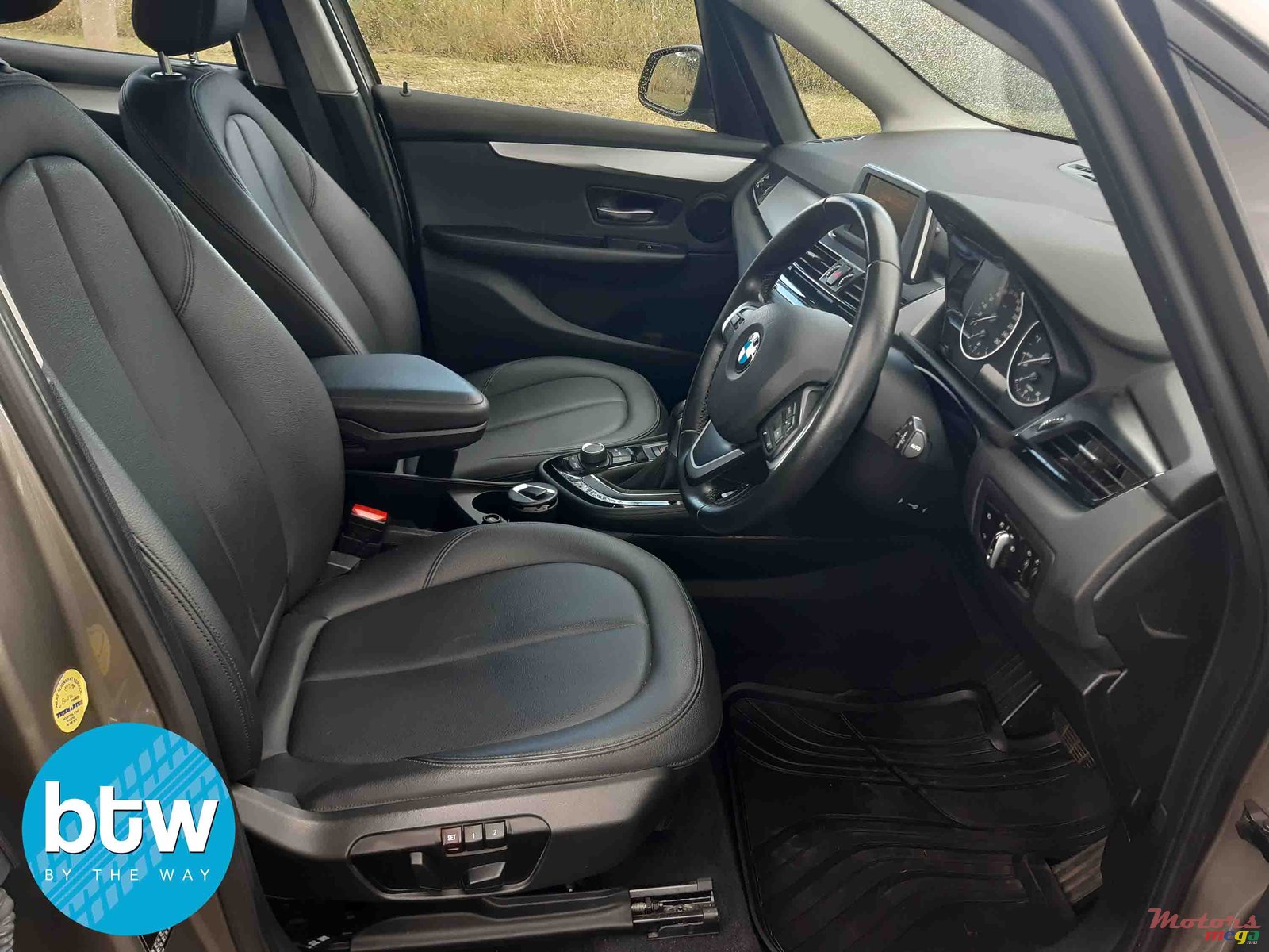 2015' BMW 2 Series 218i Grand Tourer (F46) photo #3