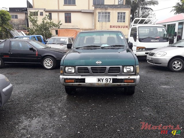 1997' Nissan 2x4 photo #1