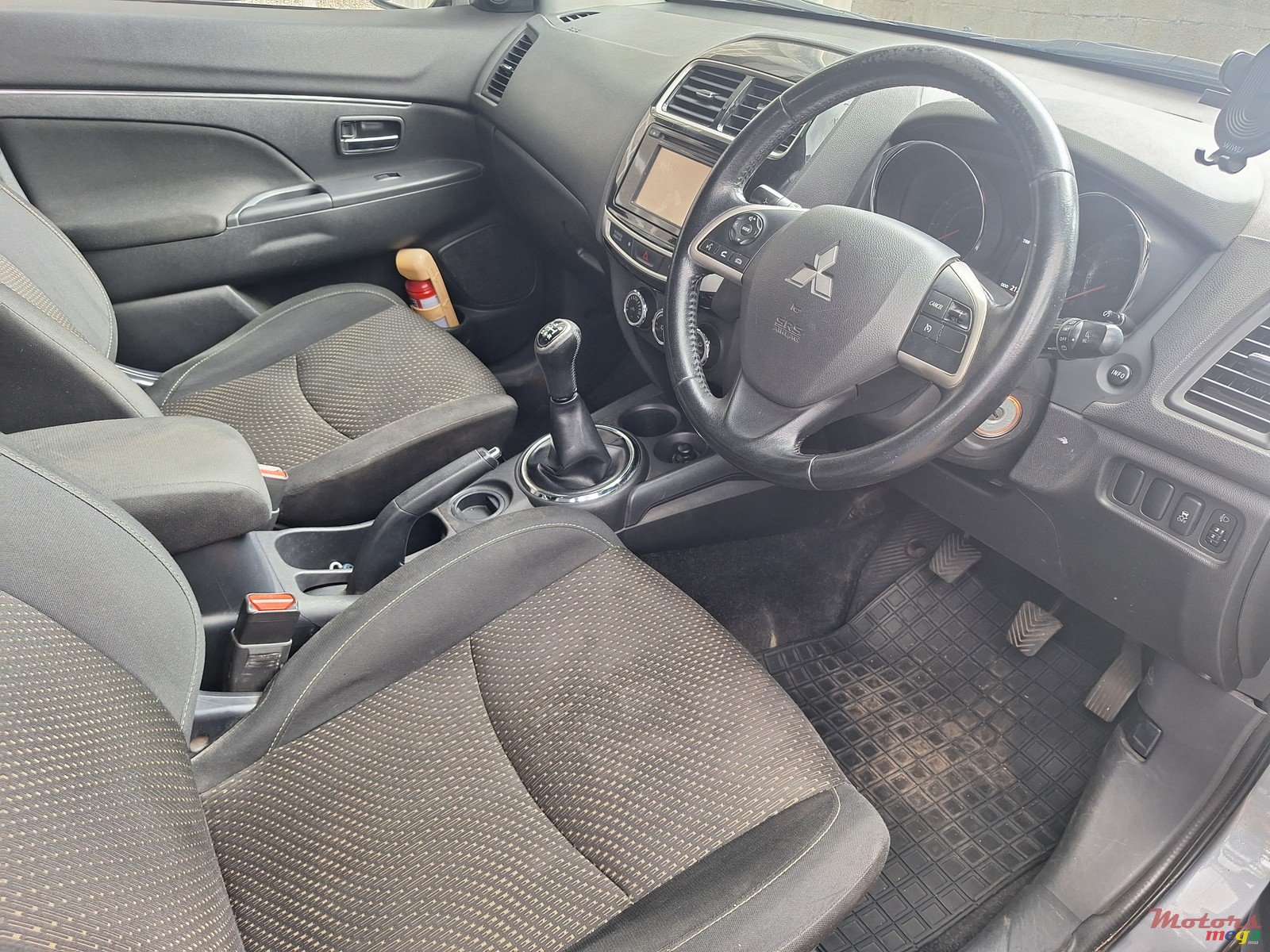2014' Mitsubishi ASX photo #5